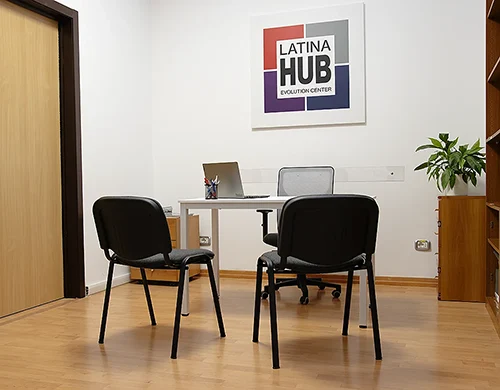 stanza 6 ufficio latina hub